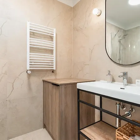 Plac Slowianski Z Balkonem Centrum By Renters Lägenhet