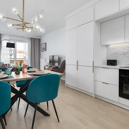 Lägenhet Plac Slowianski Z Balkonem Centrum By Renters Świnoujście